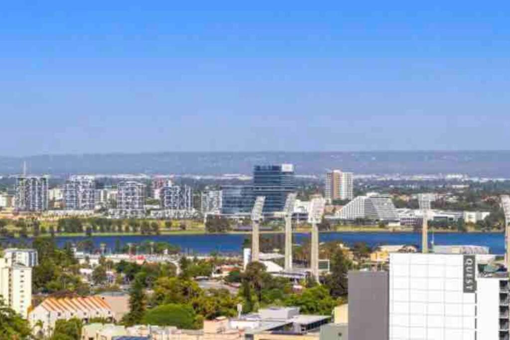 In The City Perth 1B1B Pool And Nice View Экстерьер фото